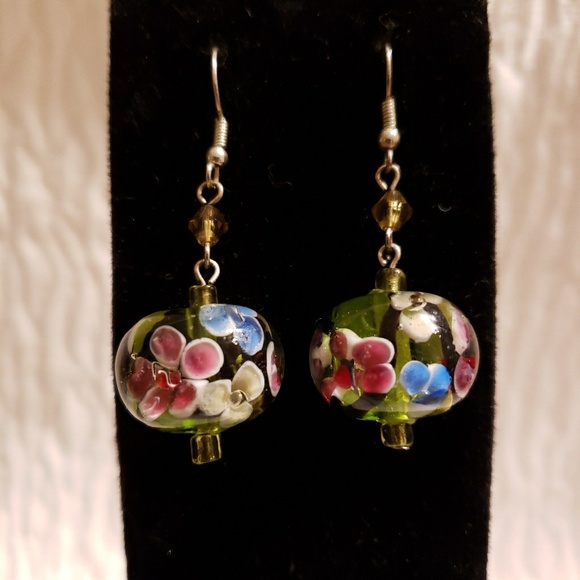 Earings - Picture 4 of 6